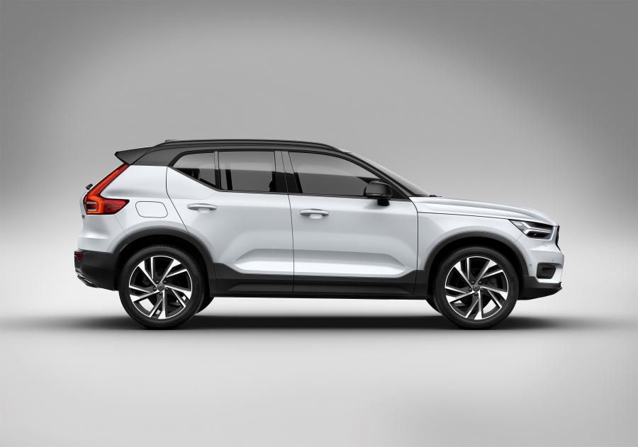  Volvo XC40 T5 R-Design 2017 года  (WW) (фото 23 из 68)